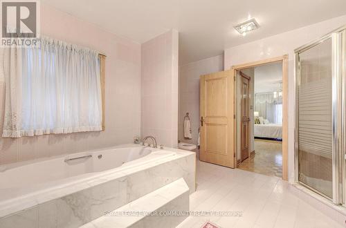 4128 Tapestry Trail, Mississauga, ON - Indoor Photo Showing Bathroom