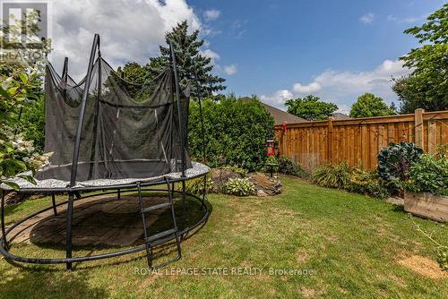 35 Banbury Drive, Hamilton, ON - Outdoor