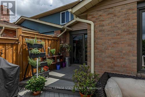 35 Banbury Drive, Hamilton, ON - Outdoor