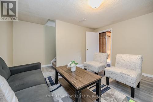 24 Clarke Street N, Woodstock, ON - Indoor Photo Showing Living Room