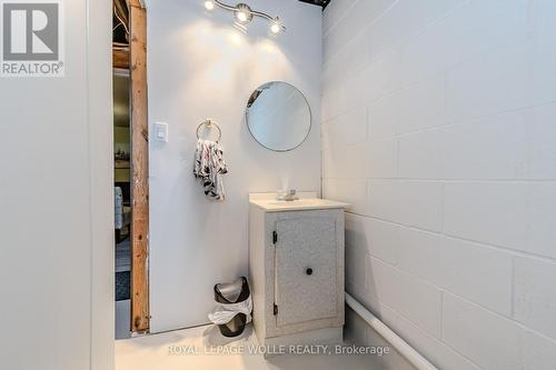 24 Clarke Street N, Woodstock, ON - Indoor Photo Showing Bathroom