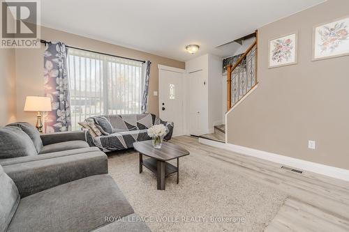 24 Clarke Street N, Woodstock, ON - Indoor Photo Showing Living Room