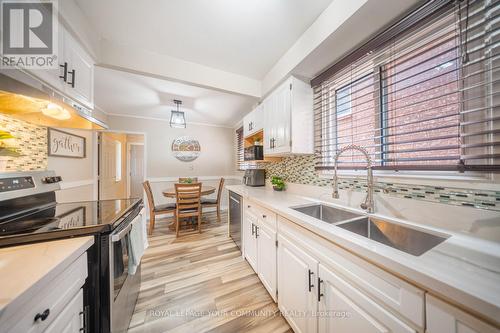 33 Deerpark Crescent, Brampton, ON - Indoor Photo Showing Kitchen With Double Sink