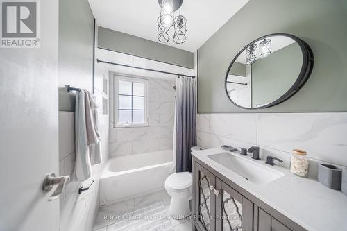 33 Deerpark Crescent, Brampton, ON - Indoor Photo Showing Bathroom