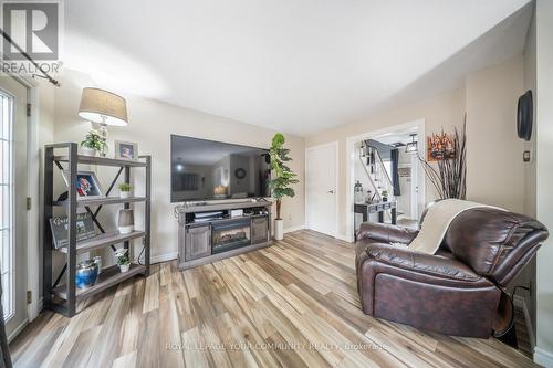 33 Deerpark Crescent, Brampton, ON - Indoor Photo Showing Living Room