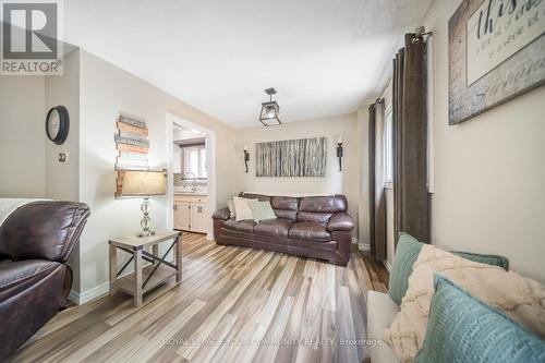 33 Deerpark Crescent, Brampton, ON - Indoor Photo Showing Living Room