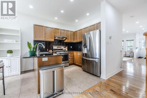 79 Mander Place N, Milton, ON - Indoor Photo Showing Kitchen With Stainless Steel Kitchen