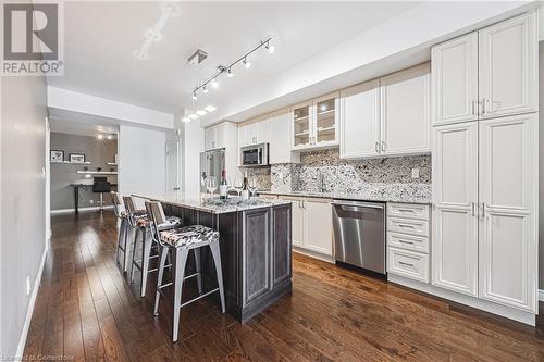 KITCHEN - 34 Plains Road E Unit# 208, Burlington, ON - Indoor Photo Showing Kitchen With Upgraded Kitchen