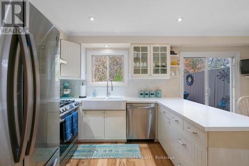 106 Seaton Drive, Aurora, ON - Indoor Photo Showing Kitchen With Stainless Steel Kitchen