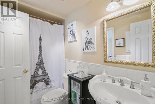 106 Seaton Drive, Aurora, ON - Indoor Photo Showing Bathroom