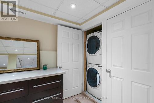 106 Seaton Drive, Aurora, ON - Indoor Photo Showing Laundry Room