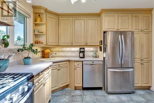 942 Ellesmere Avenue, Peterborough (Northcrest), ON - Indoor Photo Showing Kitchen