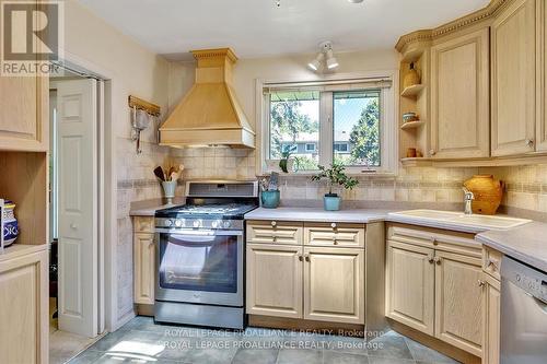 942 Ellesmere Avenue, Peterborough (Northcrest), ON - Indoor Photo Showing Kitchen