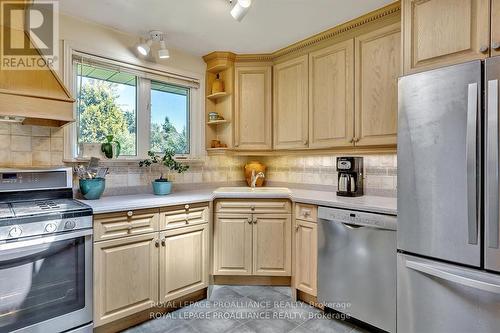 942 Ellesmere Avenue, Peterborough (Northcrest), ON - Indoor Photo Showing Kitchen