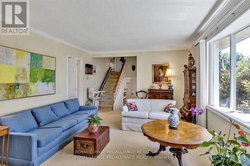 942 Ellesmere Avenue, Peterborough (Northcrest), ON - Indoor Photo Showing Living Room