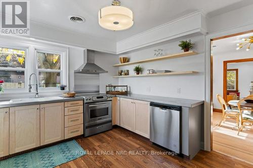 4217 Hixon Street, Lincoln, ON - Indoor Photo Showing Kitchen