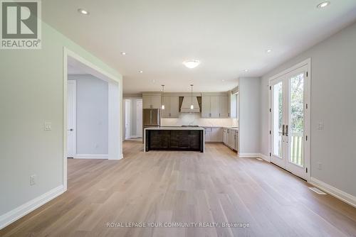 52 Sunset Beach Road, Georgina, ON - Indoor Photo Showing Kitchen