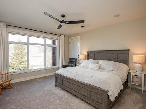 3096 Kicking Horse Drive, Kamloops, BC - Indoor Photo Showing Bedroom