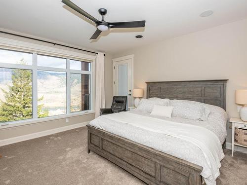 3096 Kicking Horse Drive, Kamloops, BC - Indoor Photo Showing Bedroom