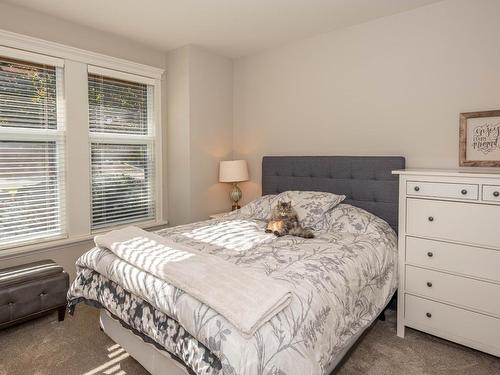 3096 Kicking Horse Drive, Kamloops, BC - Indoor Photo Showing Bedroom