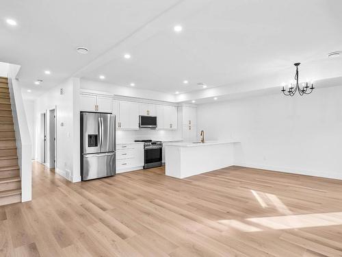 1181 Crestline Street, Kamloops, BC - Indoor Photo Showing Kitchen With Upgraded Kitchen