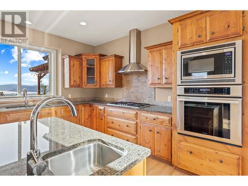 1294 Samurai Court, Kelowna, BC - Indoor Photo Showing Kitchen