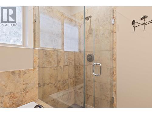 1294 Samurai Court, Kelowna, BC - Indoor Photo Showing Bathroom