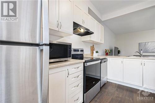 201 Hibernian Walk, Stittsville, ON - Indoor Photo Showing Kitchen