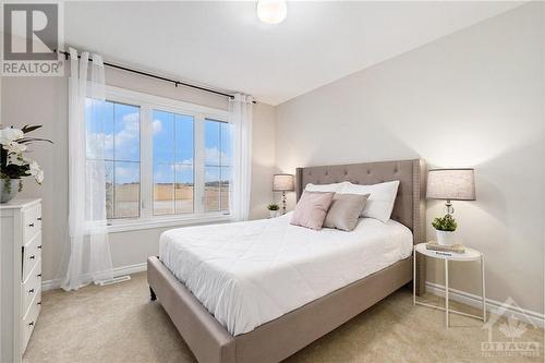 201 Hibernian Walk, Stittsville, ON - Indoor Photo Showing Bedroom