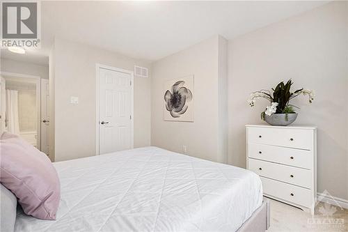 201 Hibernian Walk, Stittsville, ON - Indoor Photo Showing Bedroom