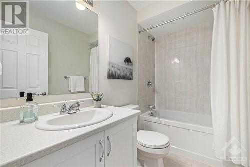 201 Hibernian Walk, Stittsville, ON - Indoor Photo Showing Bathroom