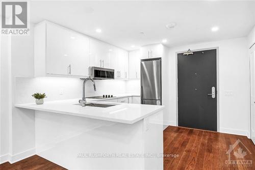 405 - 180 George Street, Ottawa, ON - Indoor Photo Showing Kitchen