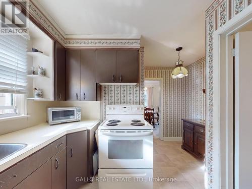 46 Fairview Avenue, Whitchurch-Stouffville, ON - Indoor Photo Showing Kitchen