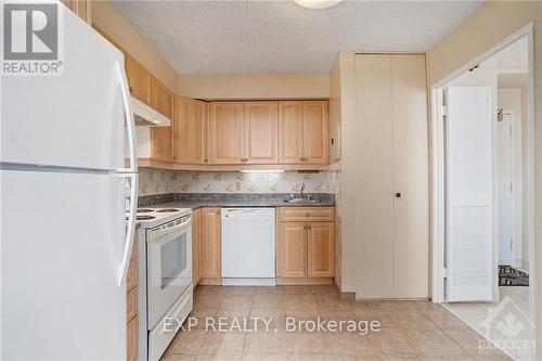 1907 - 1285 Cahill Drive, Ottawa, ON - Indoor Photo Showing Kitchen