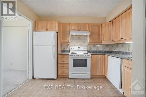 1907 - 1285 Cahill Drive, Ottawa, ON - Indoor Photo Showing Kitchen