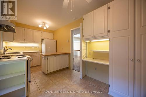 26 Jondan Crescent, Markham, ON - Indoor Photo Showing Kitchen