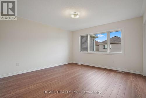 12 Hylton Drive, Barrie, ON - Indoor Photo Showing Other Room