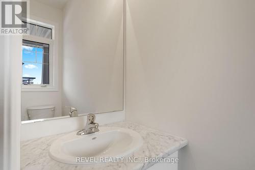 12 Hylton Drive, Barrie, ON - Indoor Photo Showing Bathroom