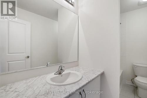 12 Hylton Drive, Barrie, ON - Indoor Photo Showing Bathroom