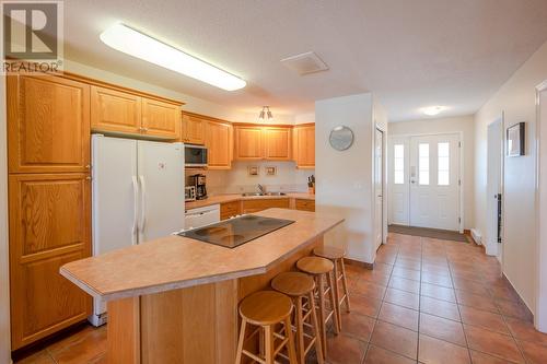 850 Railway Lane Unit# 201, Okanagan Falls, BC - Indoor Photo Showing Kitchen