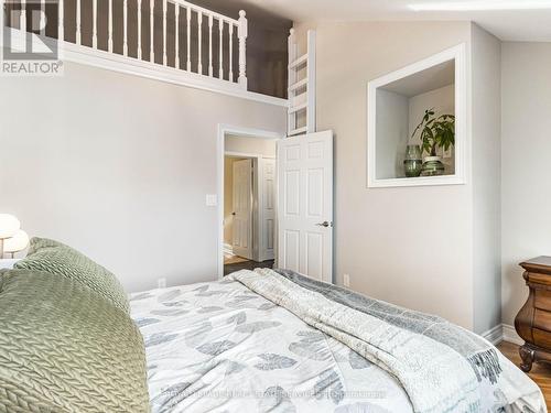 39 Clarence Street, Brampton, ON - Indoor Photo Showing Bedroom