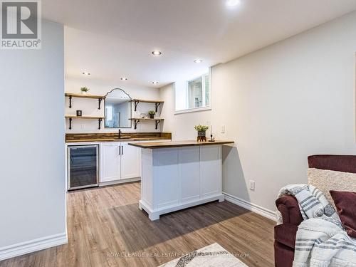 39 Clarence Street, Brampton, ON - Indoor Photo Showing Kitchen