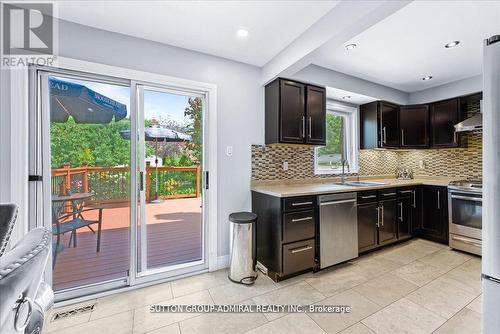 2840 Tradewind Drive, Mississauga, ON - Indoor Photo Showing Kitchen