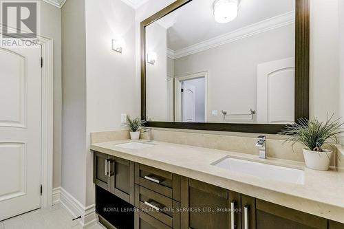 1035 Truman Avenue, Oakville, ON - Indoor Photo Showing Bathroom