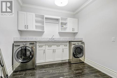 1035 Truman Avenue, Oakville, ON - Indoor Photo Showing Laundry Room