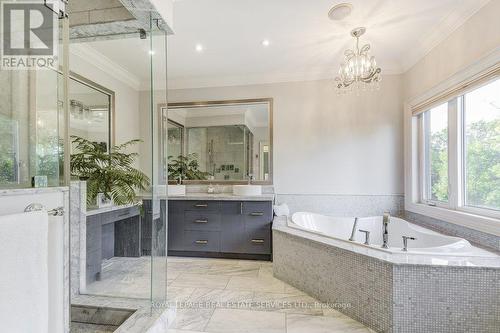 1035 Truman Avenue, Oakville, ON - Indoor Photo Showing Bathroom