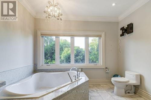 1035 Truman Avenue, Oakville, ON - Indoor Photo Showing Bathroom