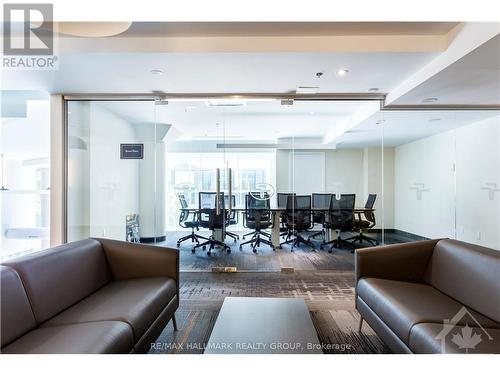 505 - 179 Metcalfe Street, Ottawa, ON - Indoor Photo Showing Living Room