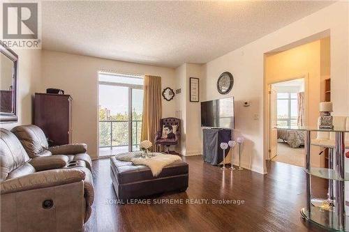 312 - 25 Fontenay Court, Toronto, ON - Indoor Photo Showing Living Room