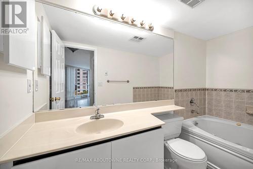 606 - 45 Kingsbridge Garden Circle, Mississauga, ON - Indoor Photo Showing Bathroom